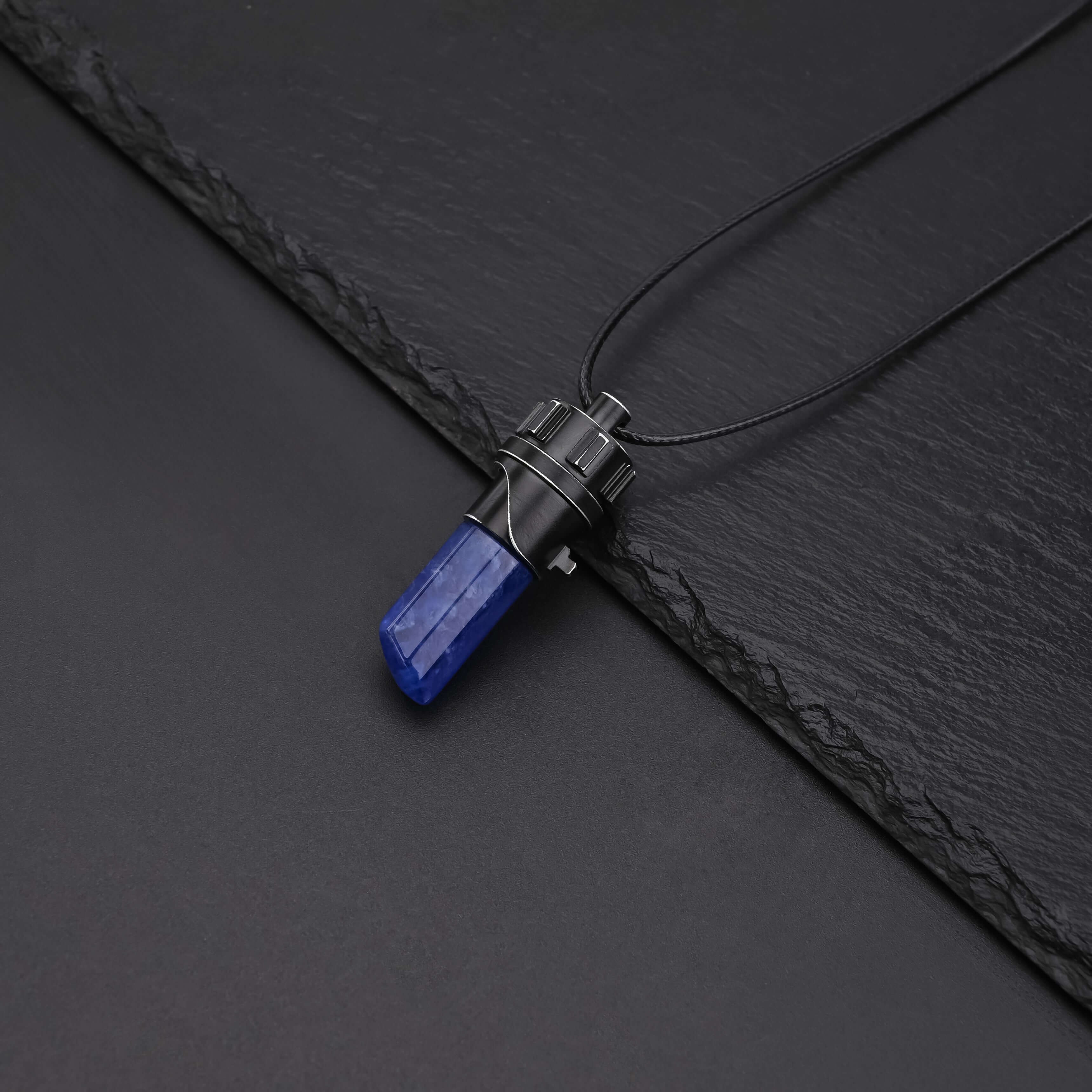 Kyber Crystal Pendant Necklace - Image 3