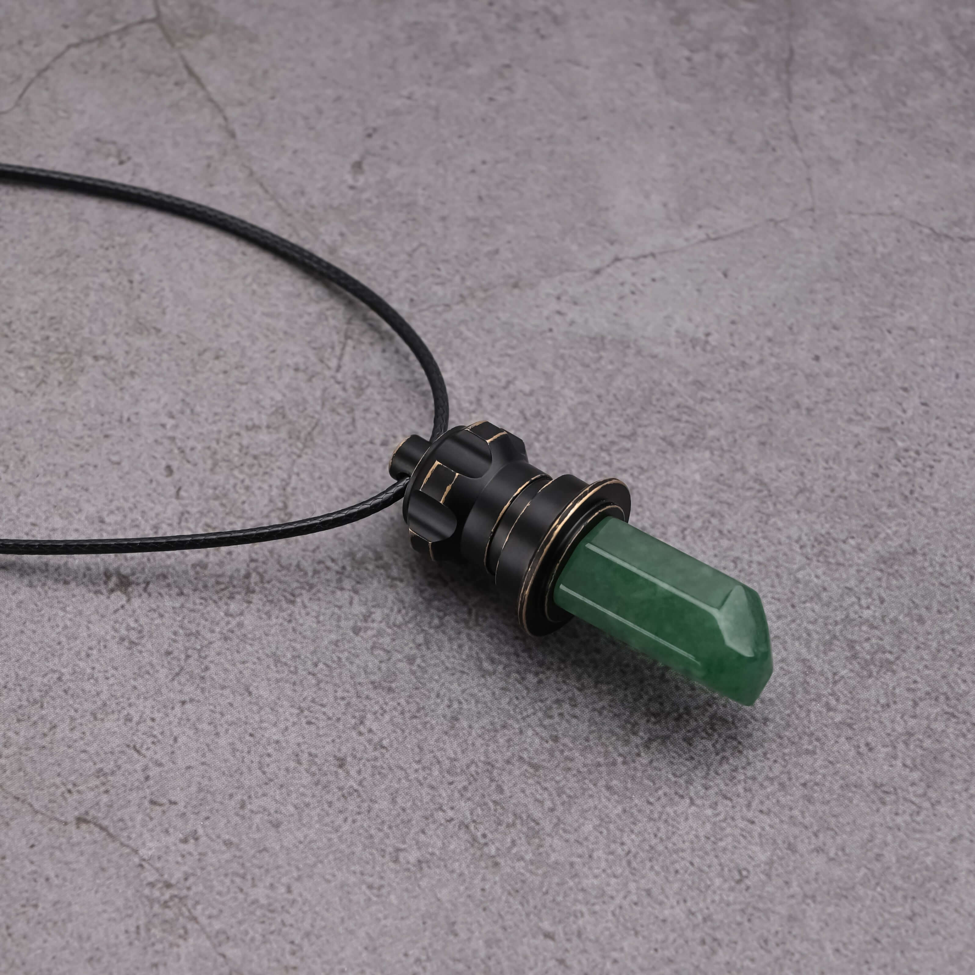 Kyber Crystal Pendant Necklace - Image 4