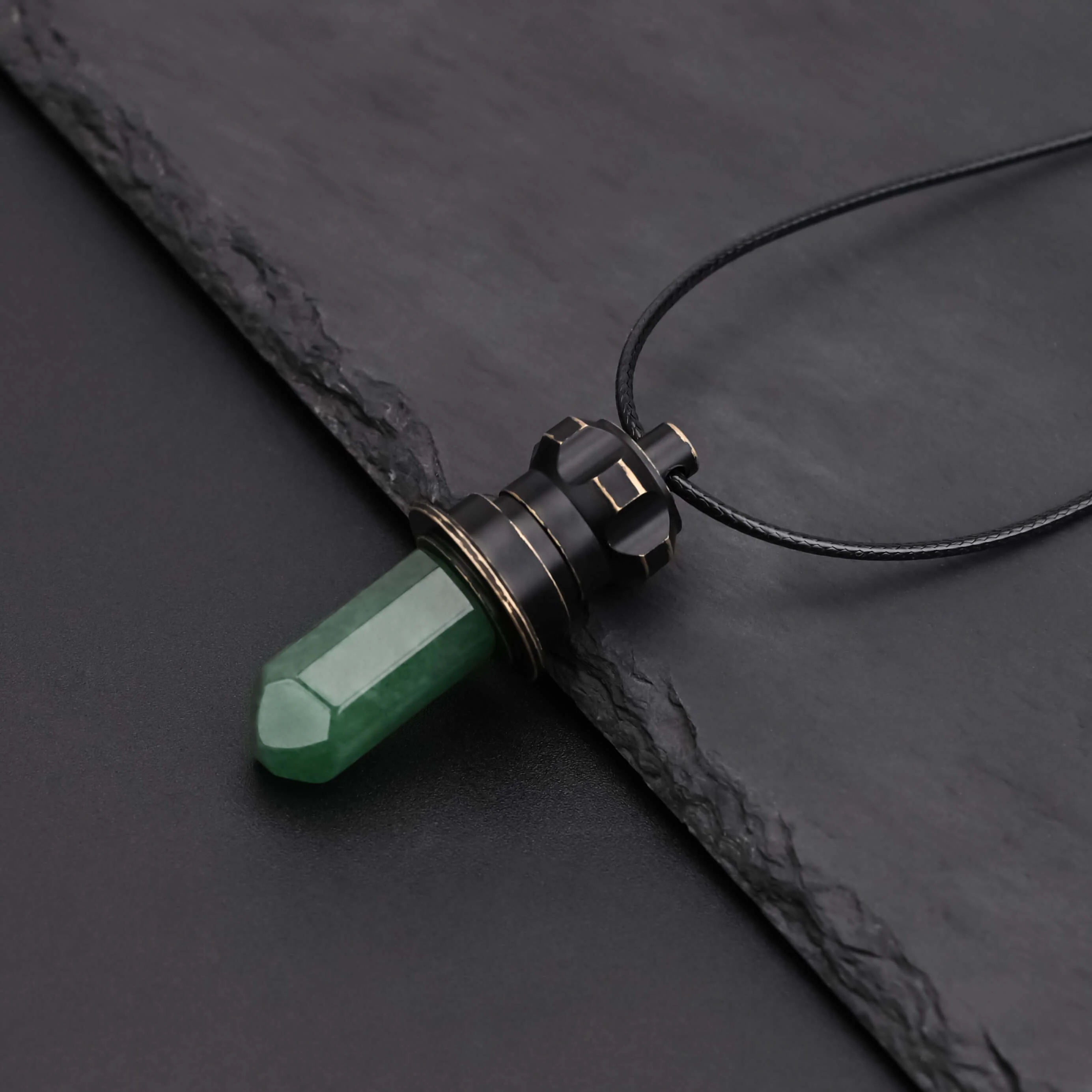 Kyber Crystal Pendant Necklace - Image 5